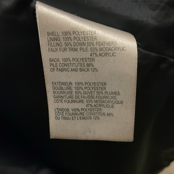 LAUNDRY:EC;Women’s Size M black puffer jacket detachable hood and zip sleeves. - Picture 6 of 7